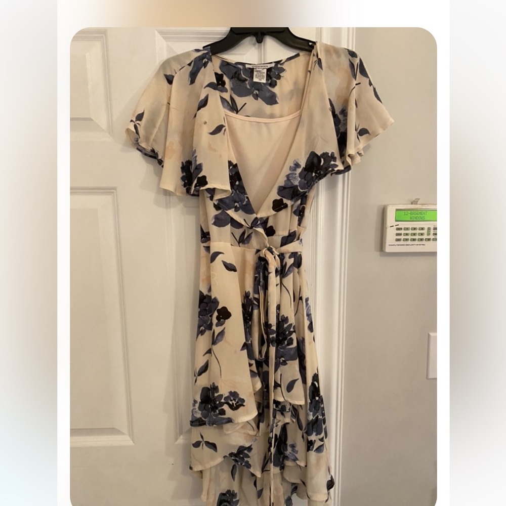 Olivaceous floral wrap dress Xs